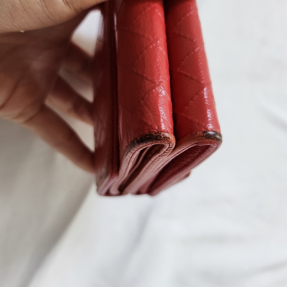FREE Chanel Coral Quilted Leather Wallet - Picture 4 of 5